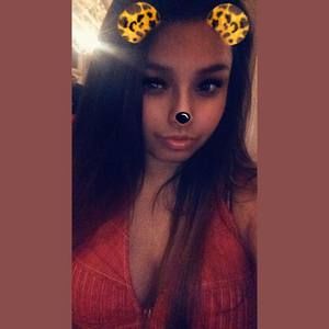 Meet your Posher, Carolina